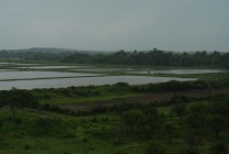 Vista del centro de alevinaje construido aguas arriba de Los canjilones, y causante de la contaminación de la cuenca.